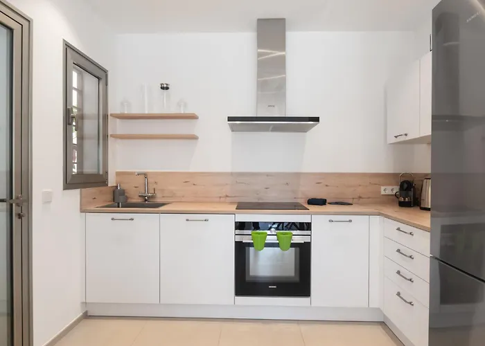 Pelicar 0-5 Sea View 2b * Palm-mar